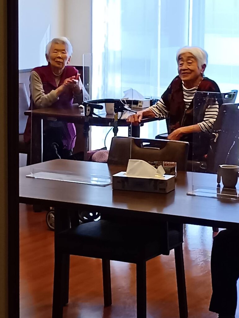 お昼はナ～ニ？