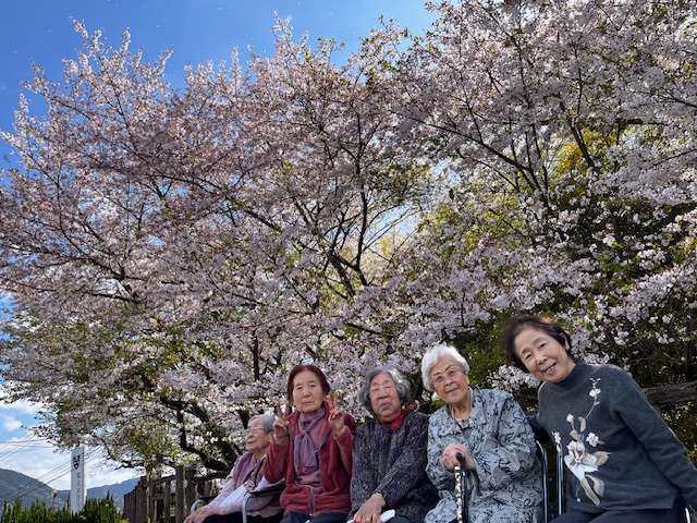デイサービス えん　お花見へ